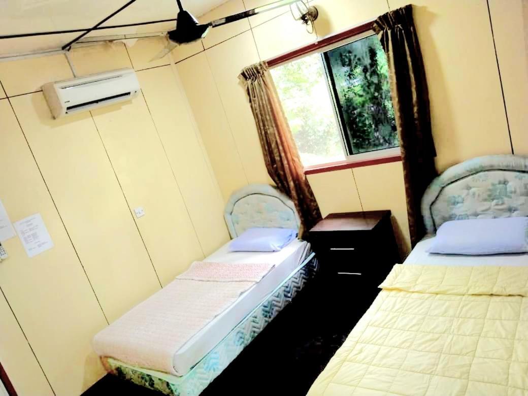 Sukau Backpackers B&B 외부 사진