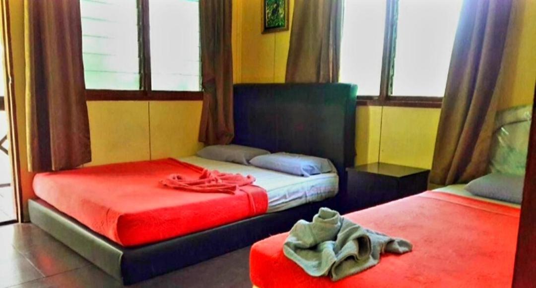 Sukau Backpackers B&B 외부 사진